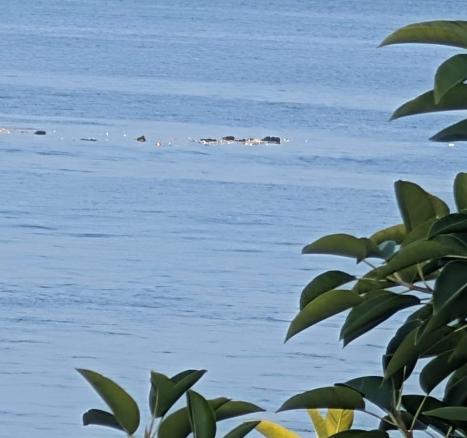 ukulhas debris ocean